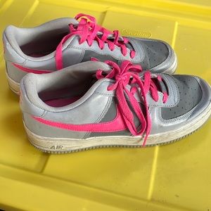 NIKE Air Force one’s low gray/pink shoes 8.5